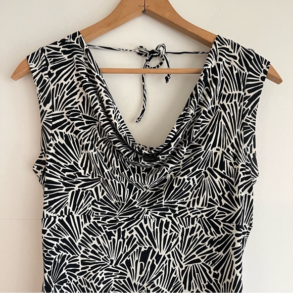 BCBG black and white patterned cowl neck top, size L - Picture 4 of 6